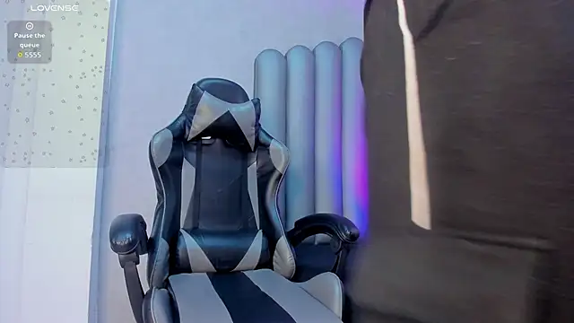  Leohot  online show from October 30, 2025, 3:49 am