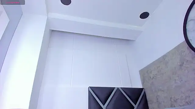 Snapshot of _Leohot_ chatting on March 13, 2026, 3:33 am Leohot online show from March 13, 2026, 3:33 am