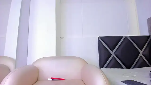 Snapshot of _Leohot_ chatting on February 27, 2026, 3:29 am Leohot online show from February 27, 2026, 3:29 am