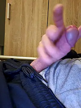 Gaszpar online show from October 7, 2025, 11:39 pm