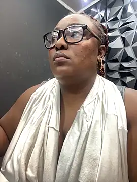 Snapshot of may_storm chatting on June 13, 2026, 4:27 pm may storm online show from June 13, 2026, 4:27 pm