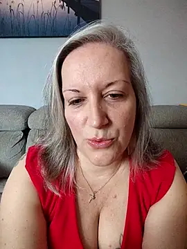 Feelineducentre online show from October 6, 2025, 9:21 am