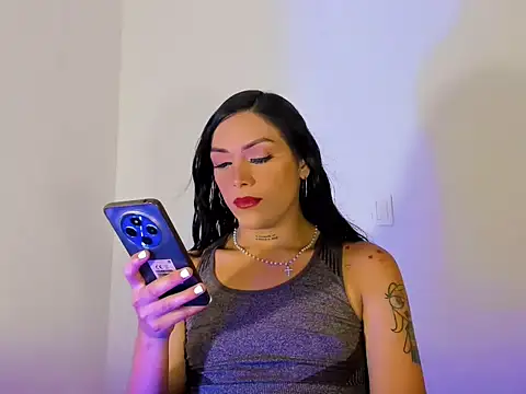 Megan Gil  online show from September 14, 2025, 11:05 pm