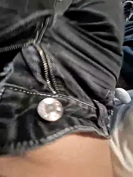 Snapshot of Leon-pervboy chatting on February 18, 2026, 4:03 pm Leon-pervboy online show from February 18, 2026, 4:03 pm