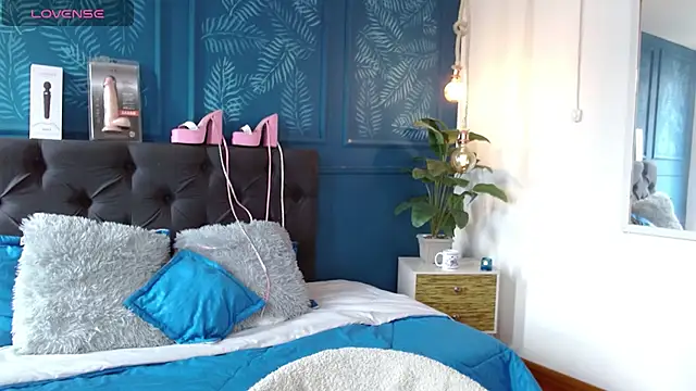 zohet kriss online show from April 24, 2026, 3:14 pm