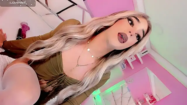 Ariia-janee online show from January 7, 2026, 6:18 am