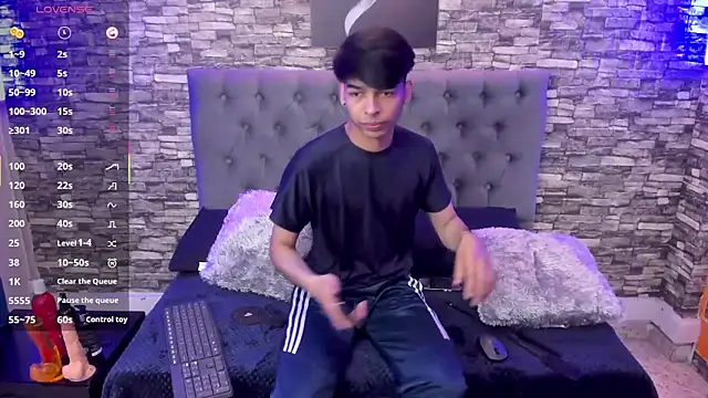 OnlyJos online show from October 9, 2025, 7:47 pm