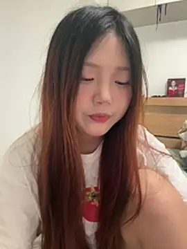 mimi9420 online show from May 6, 2026, 3:27 pm