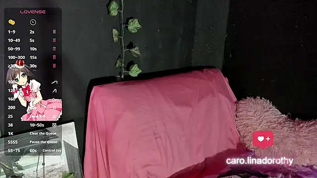 caro lina20 online show from February 11, 2026, 2:17 pm