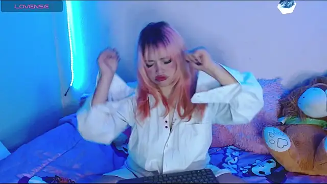 caro lina20 online show from September 9, 2025, 8:07 pm