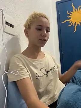 Bruna551 online show from October 4, 2025, 11:28 pm