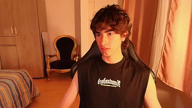 Nude Boy18 online show from September 23, 2025, 3:24 am