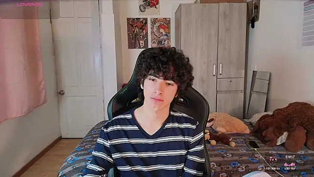 Nude Boy18 online show from April 22, 2026, 11:28 am