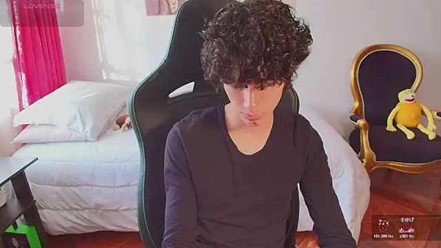 Nude Boy18 online show from July 14, 2026, 10:38 pm