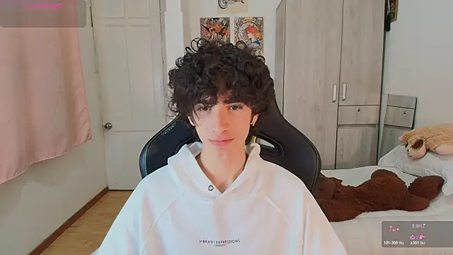 Nude Boy18 online show from May 8, 2026, 12:36 am