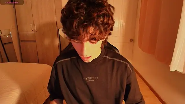 Nude Boy18 online show from September 20, 2025, 9:58 am