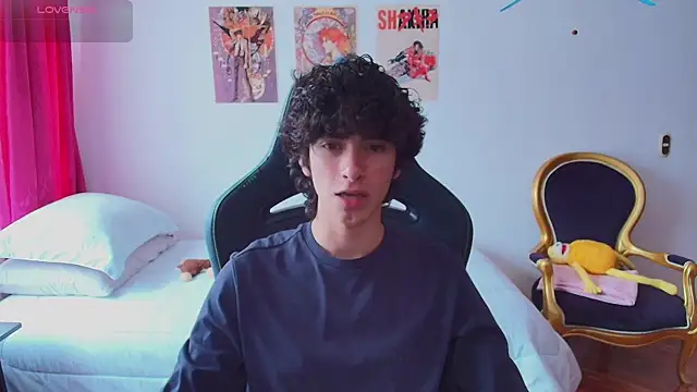 Nude Boy18 online show from July 19, 2026, 8:38 pm
