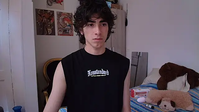 Nude Boy18 online show from November 3, 2025, 9:51 pm