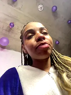 yumi hanna online show from September 27, 2025, 11:55 pm