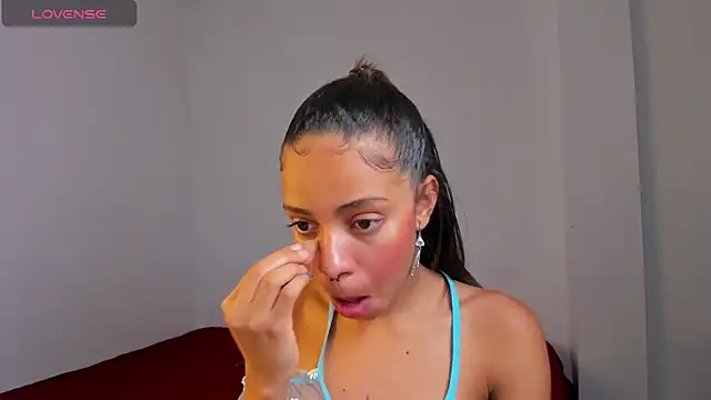 Snapshot of yumi_hanna chatting on March 9, 2026, 12:14 am yumi hanna online show from March 9, 2026, 12:14 am