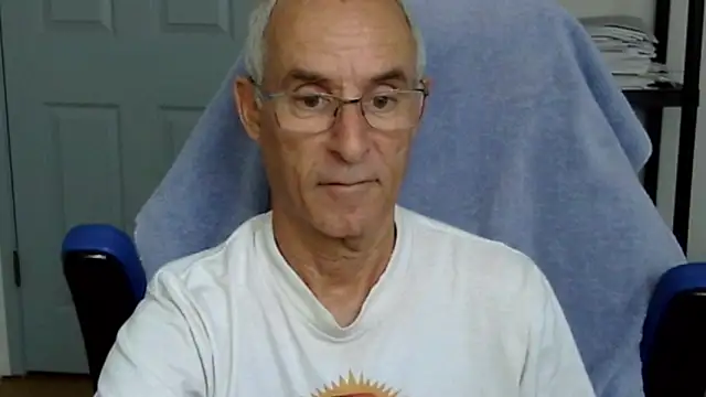 Snapshot of funone1999 chatting on October 3, 2025, 3:35 pm funone1999 online show from October 3, 2025, 3:35 pm