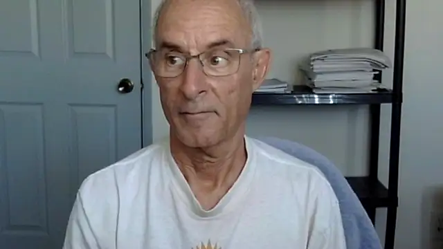 Snapshot of funone1999 chatting on November 7, 2025, 11:30 pm funone1999 online show from November 7, 2025, 11:30 pm