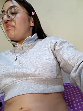 StefaniaFoxx  online show from April 30, 2026, 7:04 am