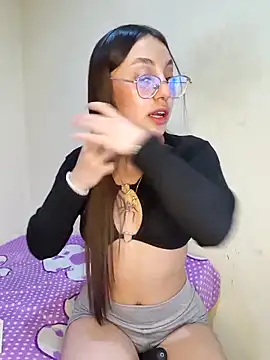 StefaniaFoxx  online show from April 25, 2026, 4:26 am