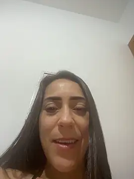 lucioliveira online show from February 17, 2026, 1:47 am