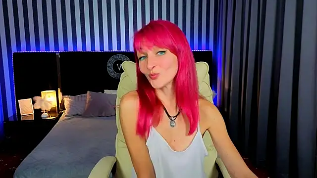 BrandyBloom online show from October 8, 2025, 7:14 pm