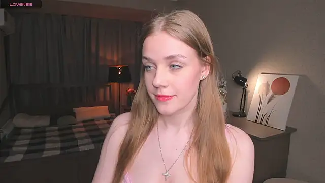 OdellaFrake online show from September 20, 2025, 8:25 pm