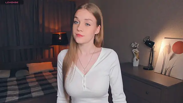 OdellaFrake online show from September 19, 2025, 8:24 pm