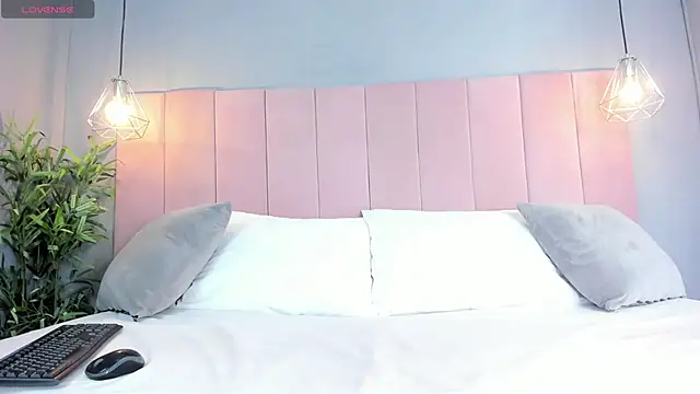 Cloe Black online show from October 23, 2025, 4:55 am