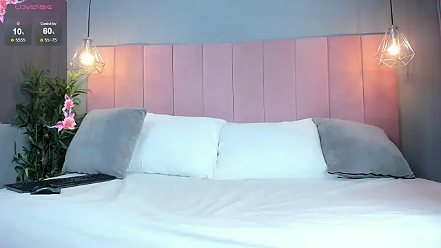 Cloe Black online show from October 15, 2025, 5:06 am