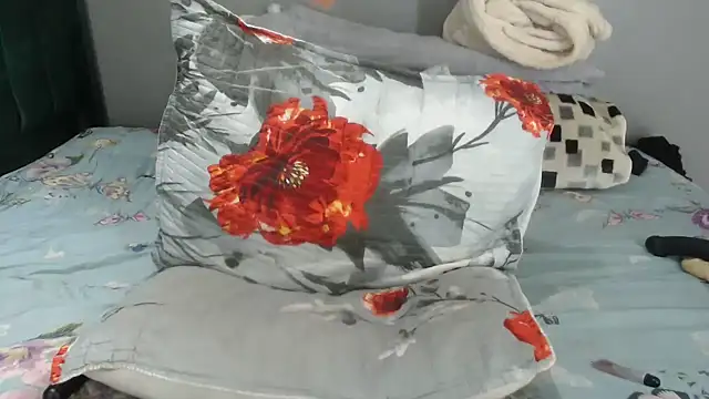 blueyXxX online show from September 10, 2025, 4:39 pm