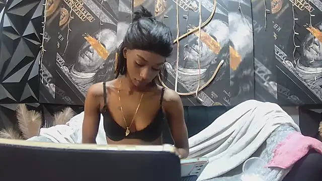 Lilmisbaddyxxx online show from August 6, 2026, 6:25 pm