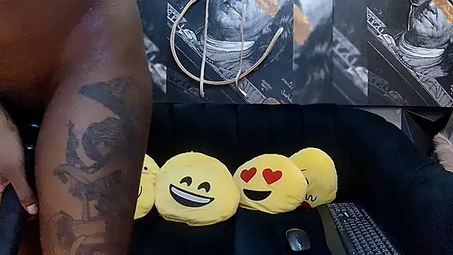 Snapshot of Lilmisbaddyxxx chatting on March 17, 2026, 4:15 am Lilmisbaddyxxx online show from March 17, 2026, 4:15 am