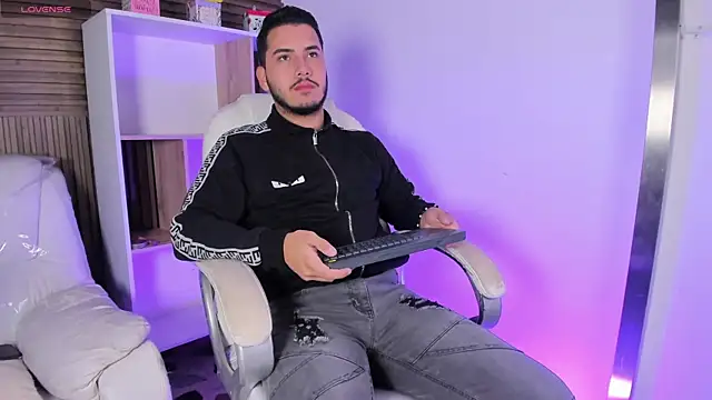 Axel grey  online show from October 10, 2025, 12:17 pm