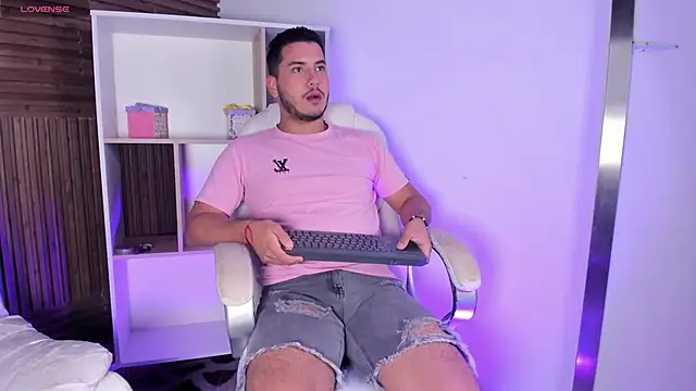 Axel grey  online show from November 5, 2025, 12:41 pm