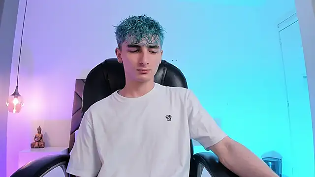 Snapshot of JaydenVillalobos chatting on October 5, 2025, 12:18 pm JaydenVillalobos online show from October 5, 2025, 12:18 pm