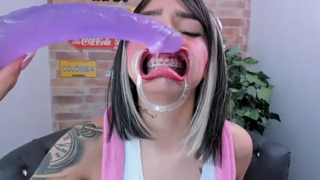 miss   abigail online show from October 9, 2025, 9:37 pm