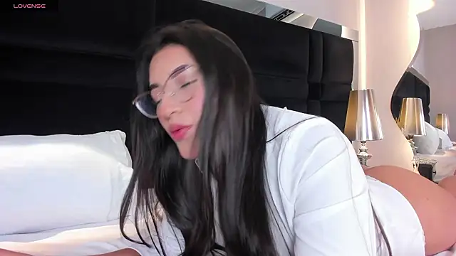 CarolineLee  online show from January 31, 2026, 10:41 pm