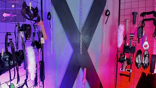 VictoryaLiah BDSM online show from November 11, 2025, 10:43 am