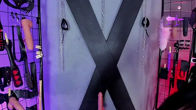 VictoryaLiah BDSM online show from November 4, 2025, 11:03 am