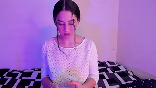 Megan Luxe online show from February 7, 2026, 6:21 am