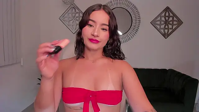 Saskia litt online show from November 14, 2025, 2:37 am