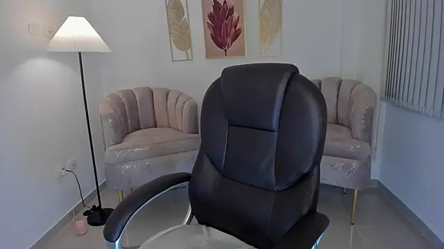 Saskia litt online show from October 19, 2025, 4:15 am