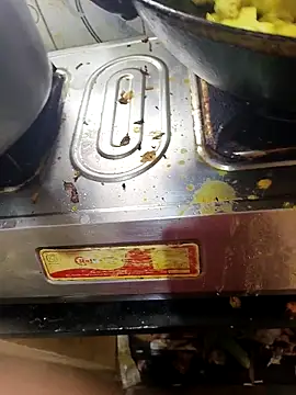 hotboy43339 online show from October 4, 2025, 4:14 am