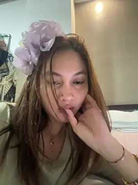 LanySylvia online show from April 28, 2026, 5:06 pm