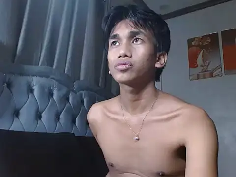 charlie0728 online show from September 13, 2025, 11:21 am